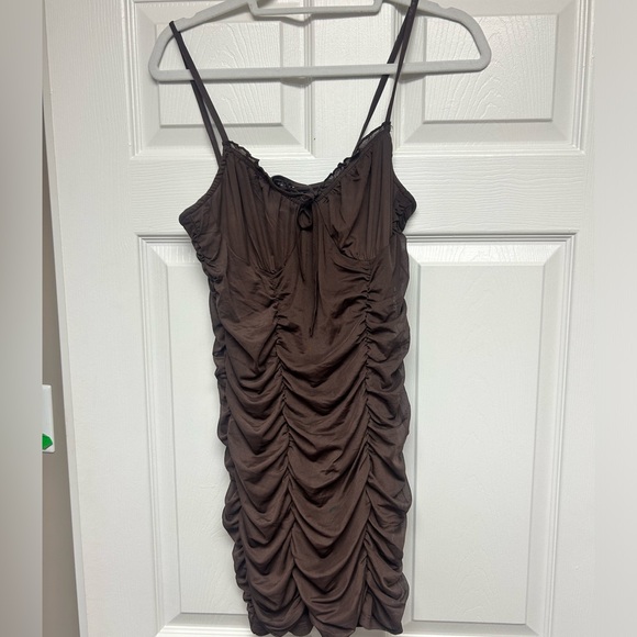 2 for 1 bodycon ruffle dress. Brown and black and white print. - Picture 4 of 4